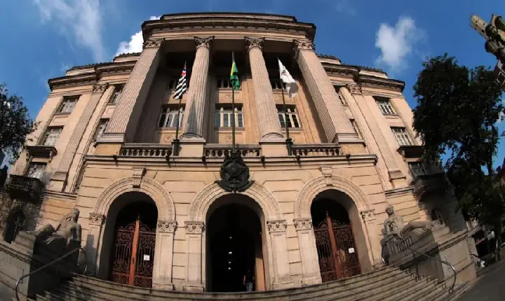 Prefeitura de Santos abre 30 vagas em concurso para seis cargos