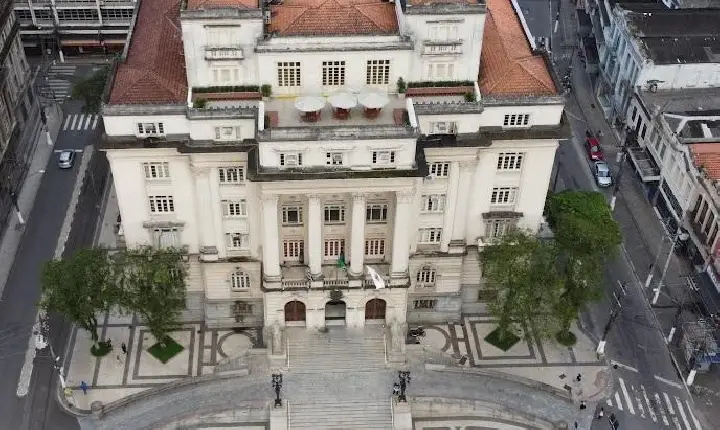 Prefeitura de Santos lança concurso com mais de 300 vagas