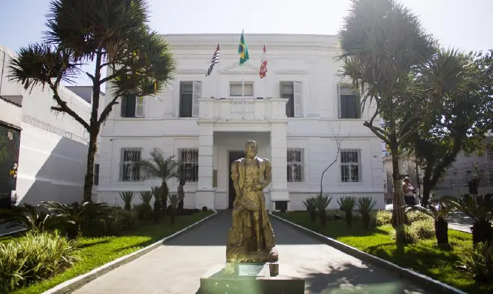 Prefeitura de São Vicente abre concurso público com 276 vagas em diversas áreas