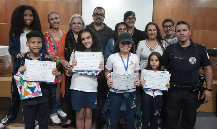 Programa que estimula o companheirismo premia alunos de escola santista