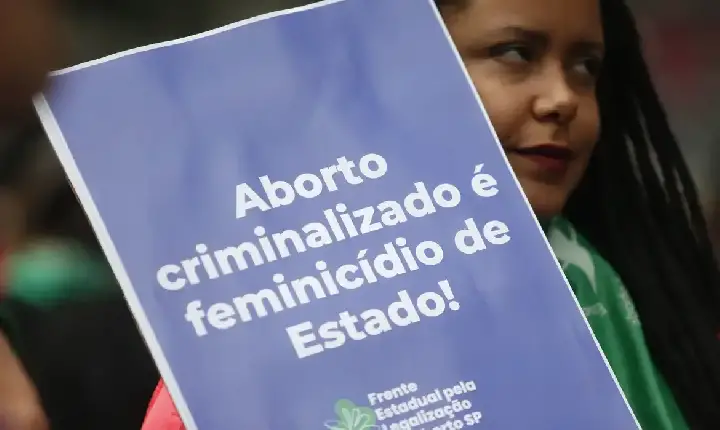 Quase 14 mil meninas de 10 a 14 anos de idade tiveram filhos no Brasil em 2023, e apenas 154 tiveram acesso ao aborto legal. As crianças de até 14 ano