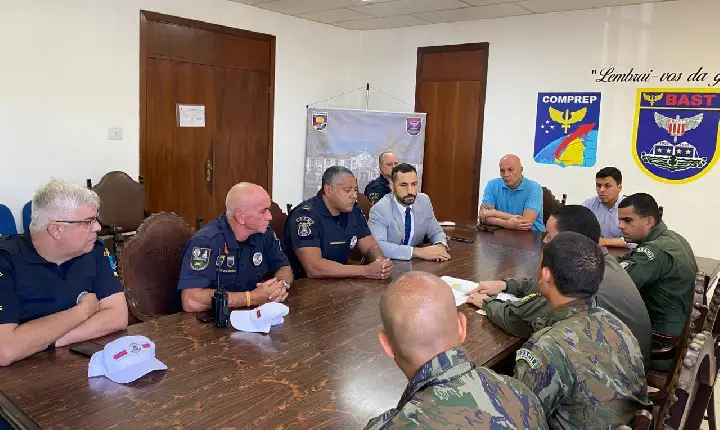 Reunião na Base Aérea aborda segurança,  mobilidade e infraestrutura no Guarujá