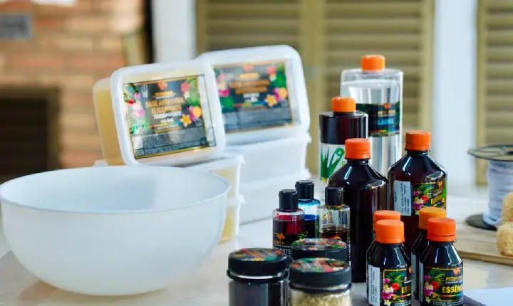 Sabonetes que mudam histórias: Guarujá fortalece mulheres através da capacitação