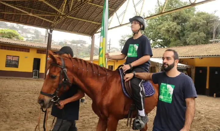 Santos amplia vagas para atendimento gratuito em projeto de equoterapia