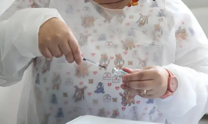 Santos inicia aplicação do segundo reforço contra a covid para pessoas 40+