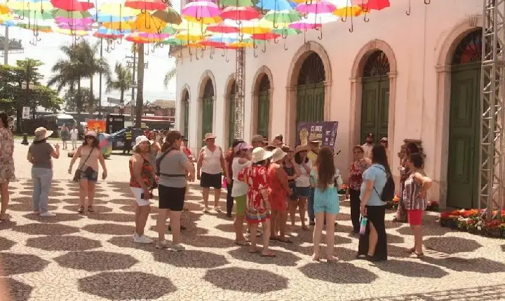 Santos recebe mais de 221 mil turistas e registra ocupação de 80% nos hotéis no fim de semana