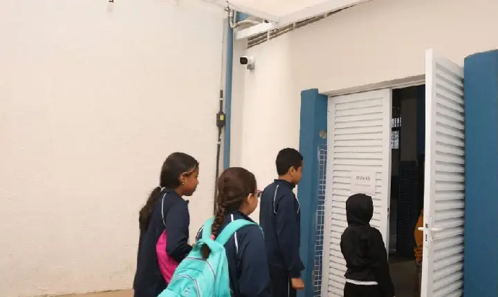 Santos tem 100% das escolas municipais monitoradas por câmeras