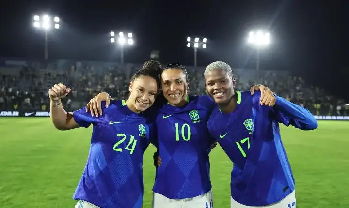 Seleção feminina de futebol conquista a quarta posição no ranking da FIFA
