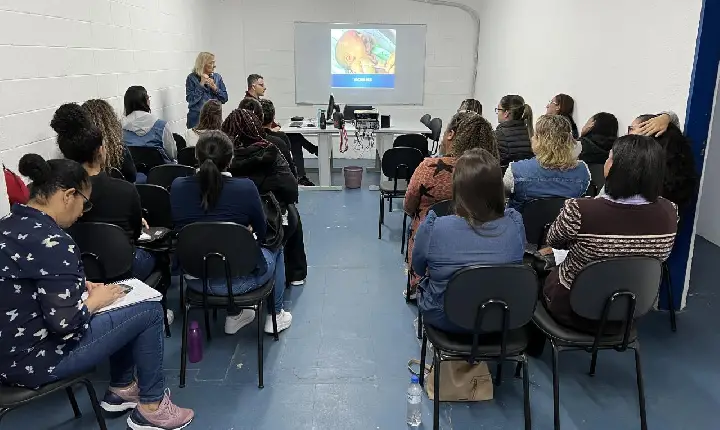 Técnicos e enfermeiros da rede  municipal recebem capacitação