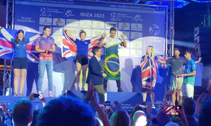 Triatleta de Guarujá é campeão  mundial de Aquabike na Espanha