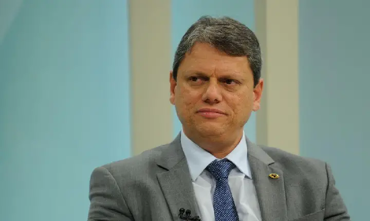 TSE mantém multa aplicada contra Tarcísio por propaganda antecipada