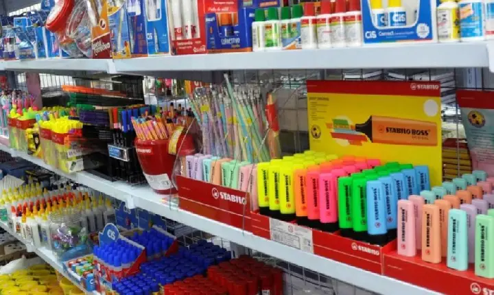 Volta às aulas: Procon de Santos orienta consumidores na compra do material escolar