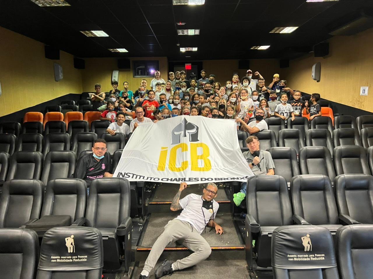 Instituto Charles do Bronx recebe PMs da Alegria neste sábado (16)