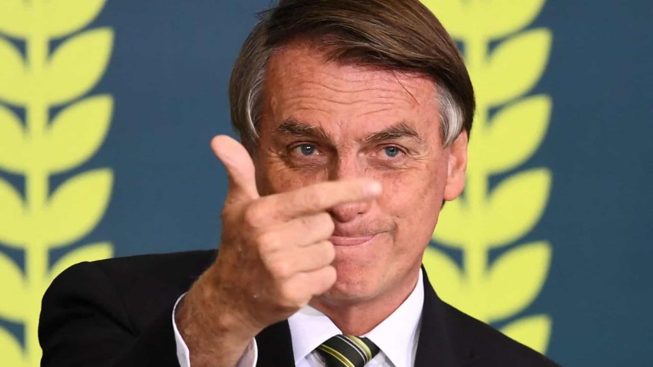 'Se precisar trocar cinco vezes presidente da Petrobras, eu troco', diz Bolsonaro