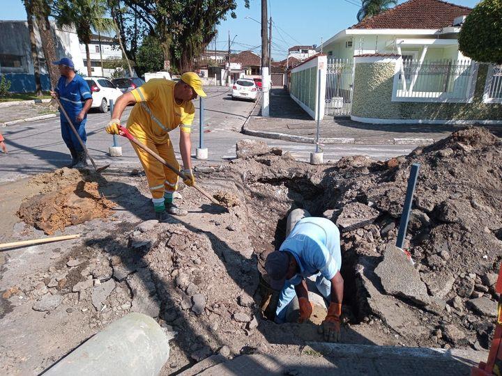 Vicente de Carvalho recebe melhorias no sistema de drenagem