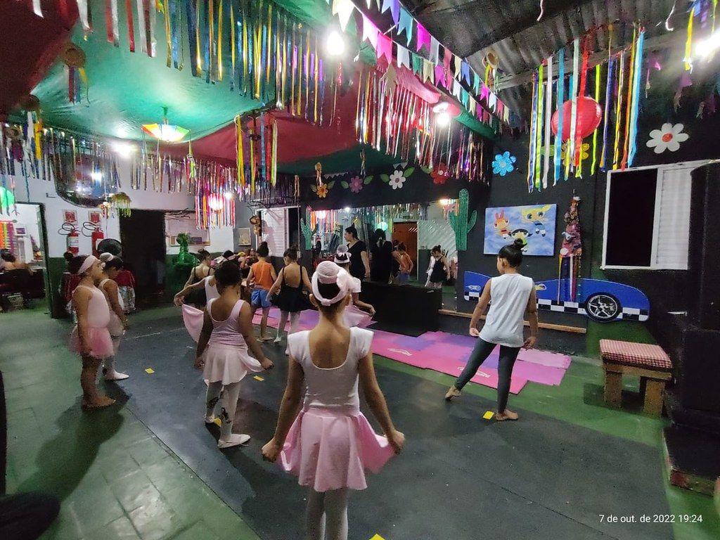 Associação Reisado Sergipano oferece  cursos gratuitos de artes em Guarujá