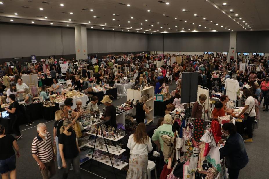 Gran Bazar arrecada alimentos para o Fundo Social de Santos