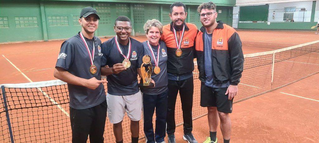 Tênis de quadra abre participação de Guarujá nesta quarta-feira (5), em São Sebastião
