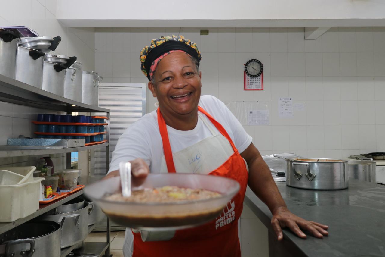 Prefeitura de Guarujá treina agentes de alimentação escolar da rede municipal, em fevereiro