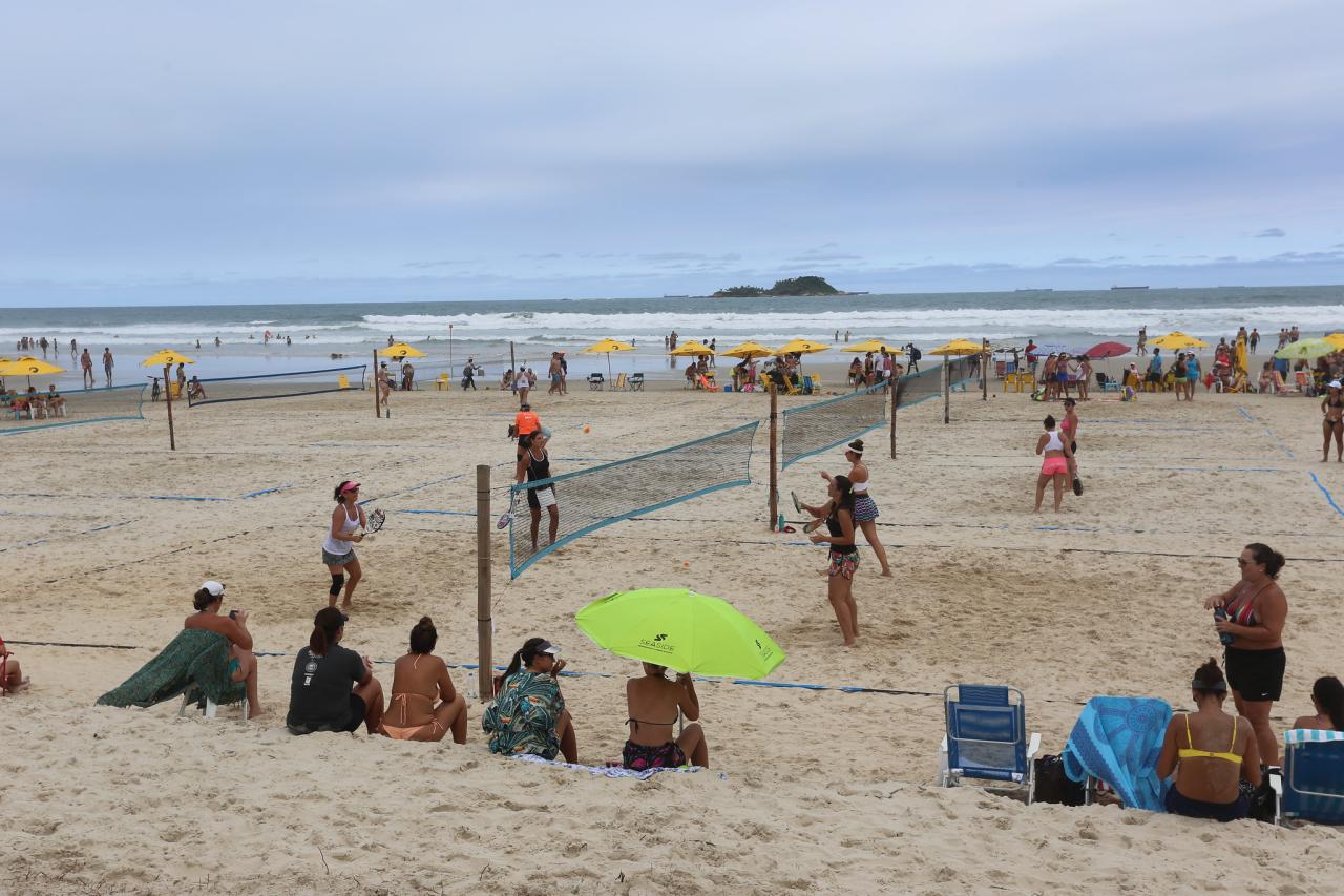 “101 Mulheres” promove torneio feminino  de beach tennis neste final de semana
