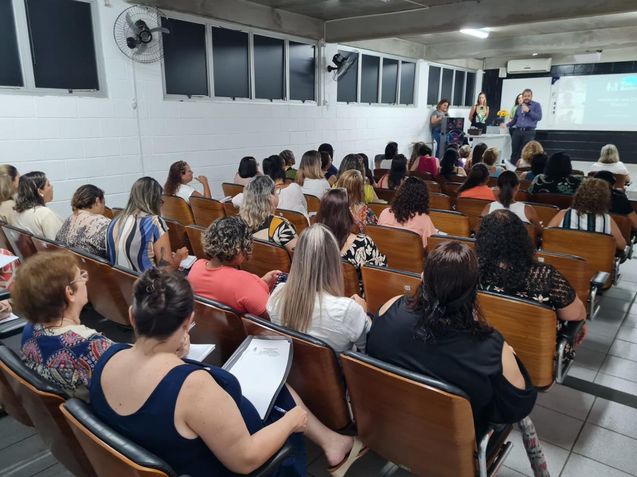 Capacitação do Programa Cinco  Básicos reúne profissionais da Educação