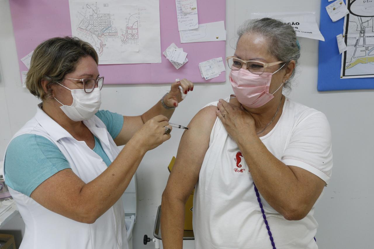 Guarujá inicia vacinação bivalente contra a covid-19 nesta segunda-feira (27)