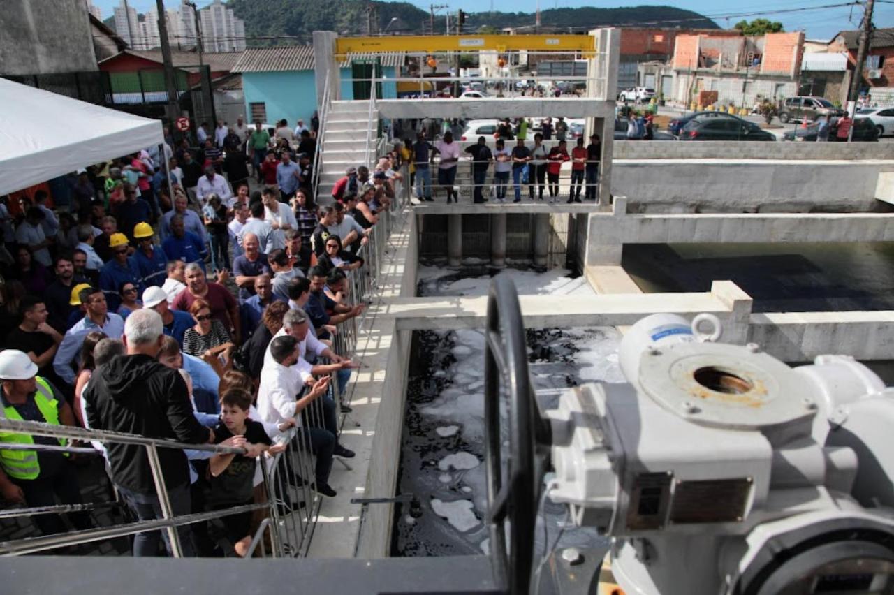 Estação elevatória e comportas contra enchentes começam a funcionar na Zona Noroeste de Santos