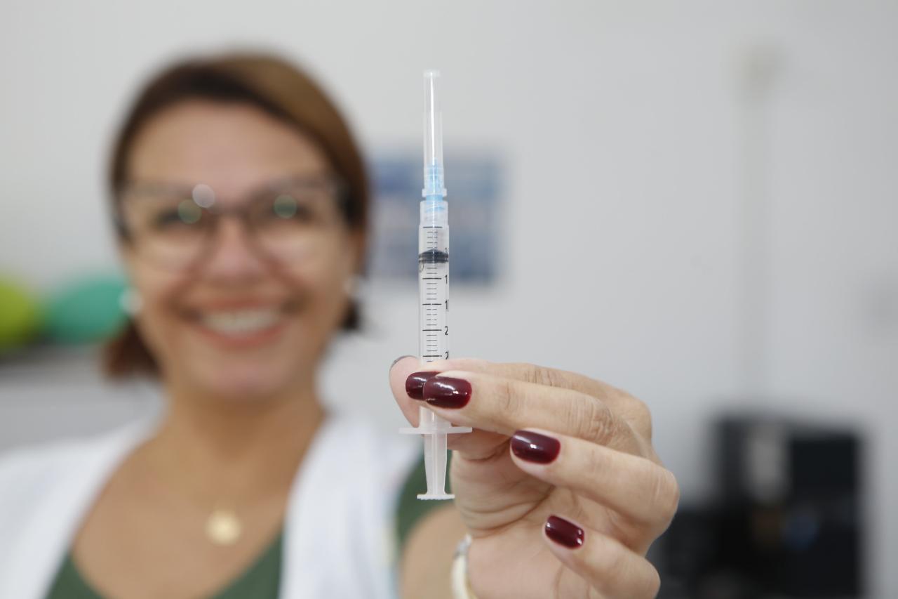Guarujá inicia vacinação contra influenza para maiores de 18 anos