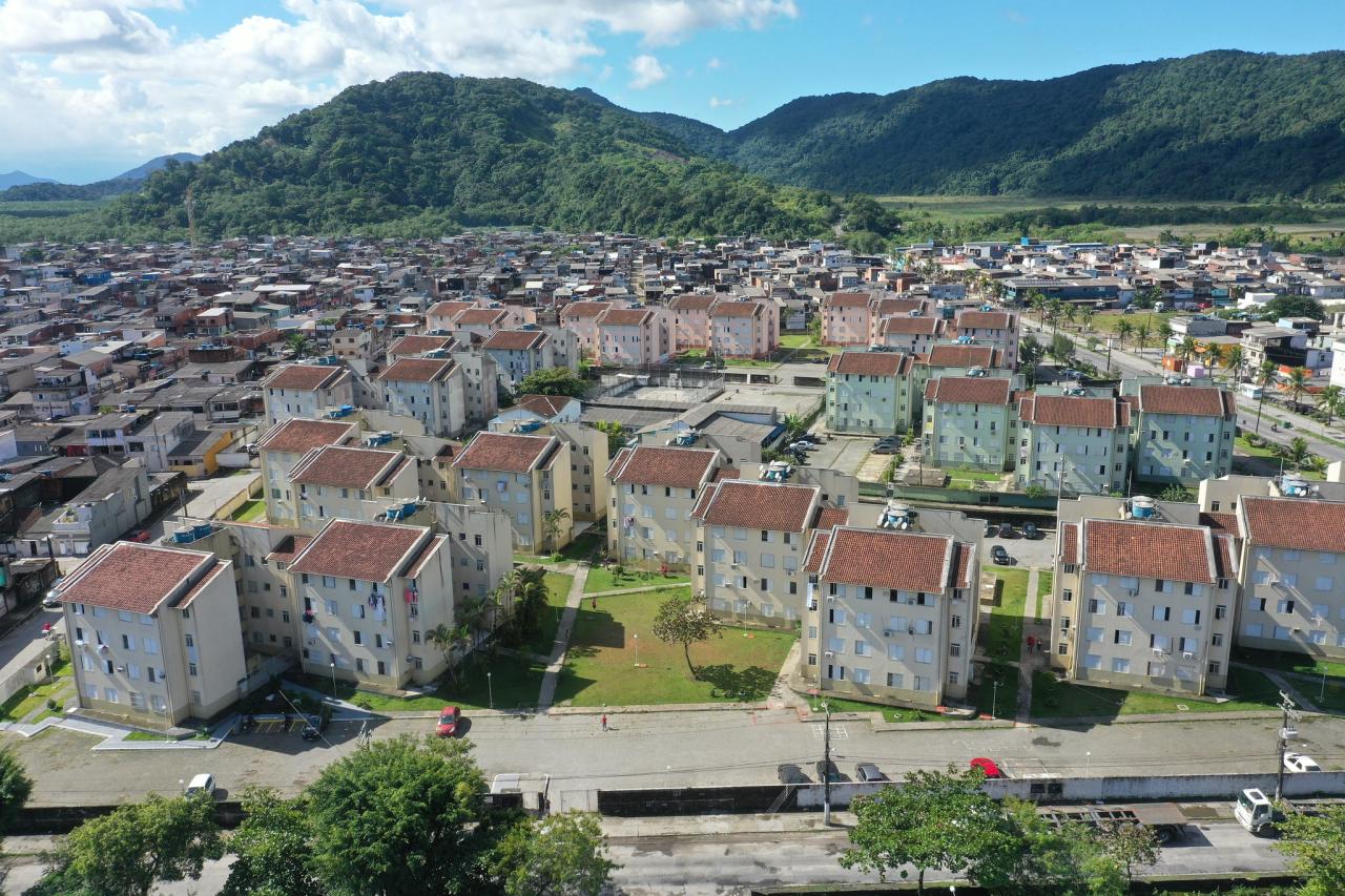 Guarujá entrega 480 escrituras definitivas  para moradores do Morrinhos 3