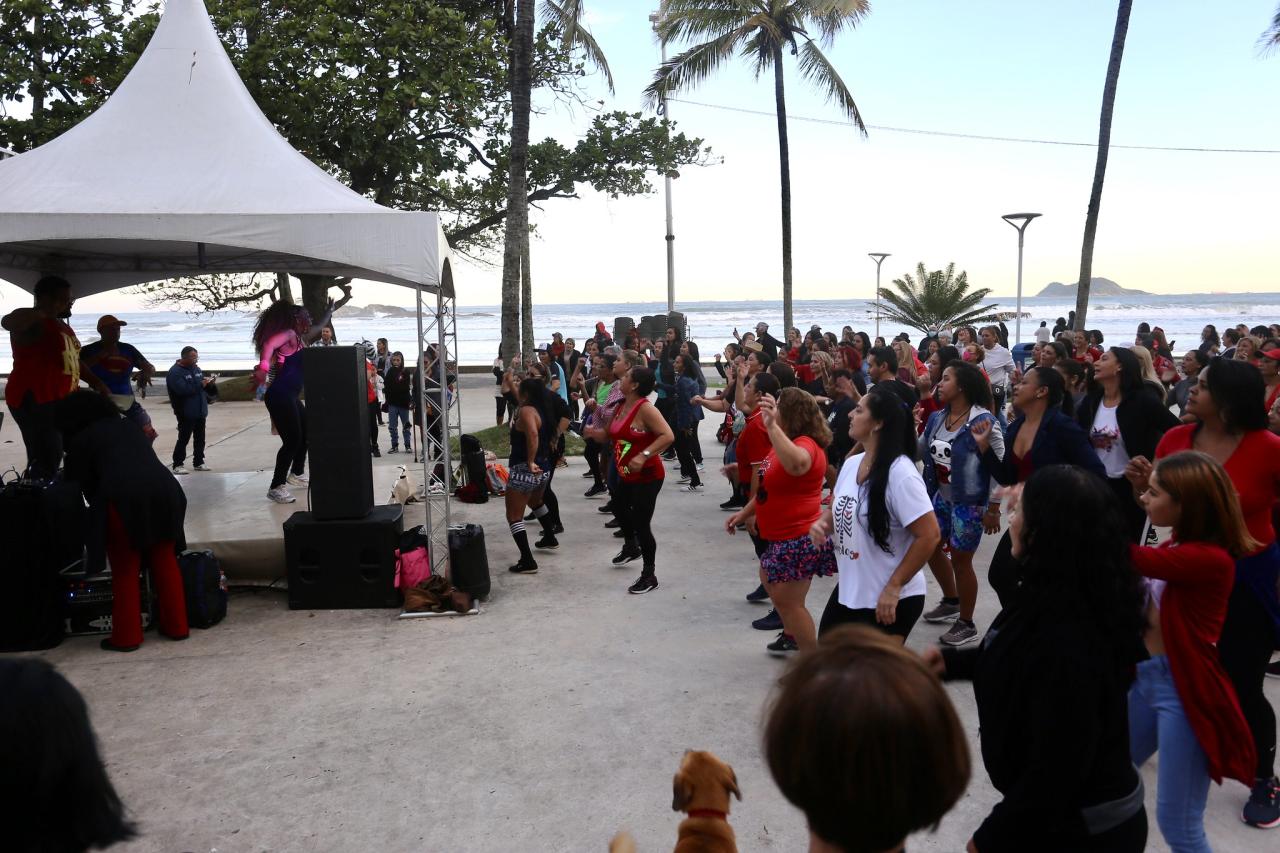 Guarujá terá ‘Dançando na Praça - Chique é ser Brega’ neste sábado (3)