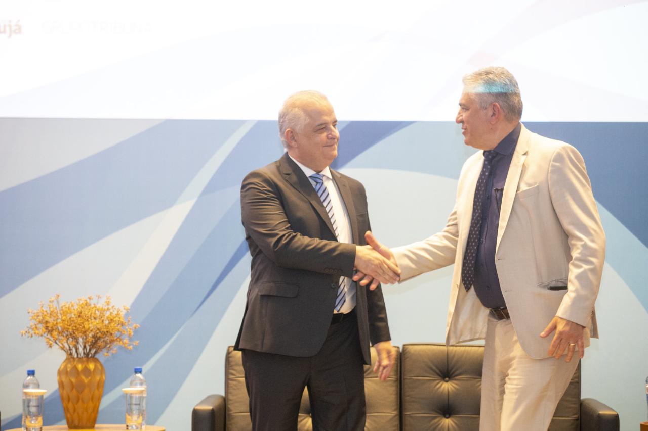 Ministro garante Aeroporto de Guarujá e obras da ligação seca