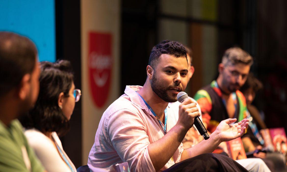 Bienal: autores LGBTQIA+ conquistam visibilidade e comemoram audiência
