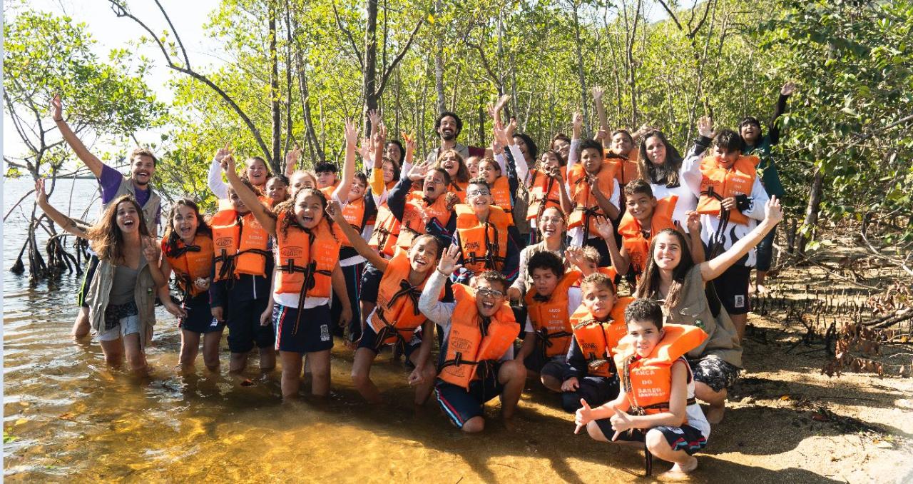 Dia Internacional dos Manguezais é celebrado com saída pedagógica do Barco Escola 'Arca do Saber