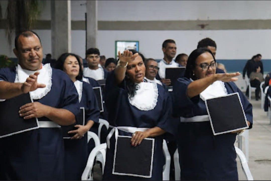 Formatura da EJA celebra conquista do conhecimento na região norte de Bertioga (SP)