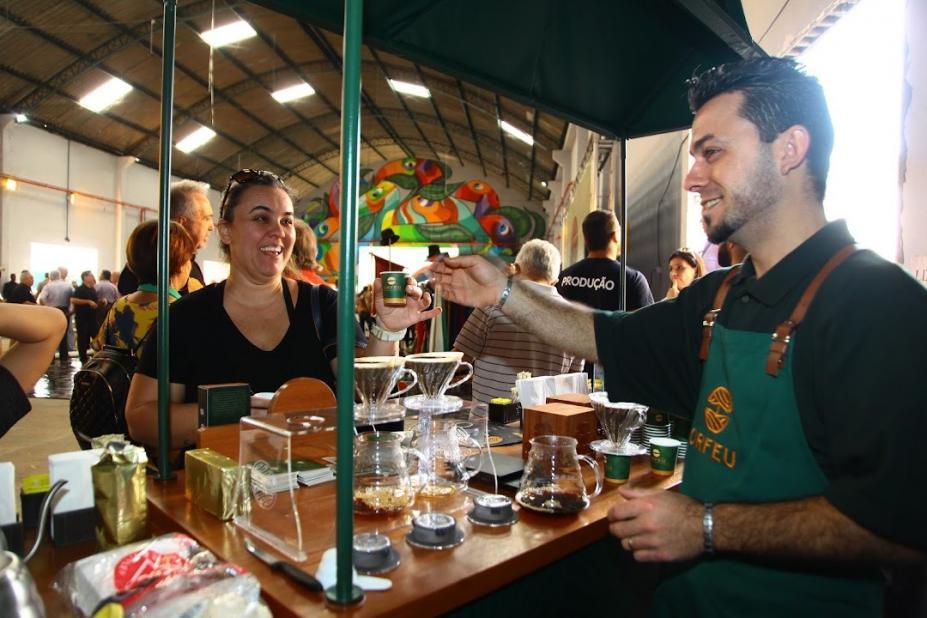 'Praças’ do Santos Café vão oferecer 100 mil copos para degustação da bebida
