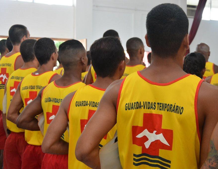 Bertioga abre inscrições para processo seletivo de salva-vidas temporários