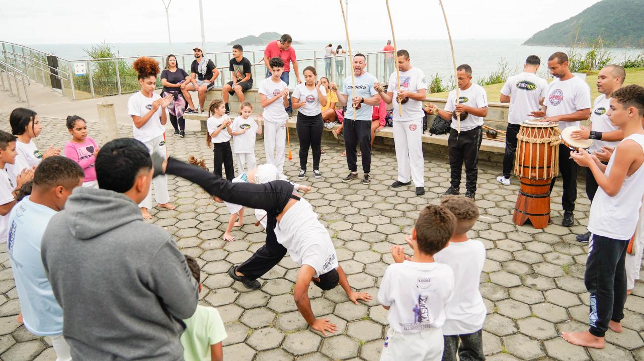 Roda de Capoeira é atração no Mirante das Galhetas