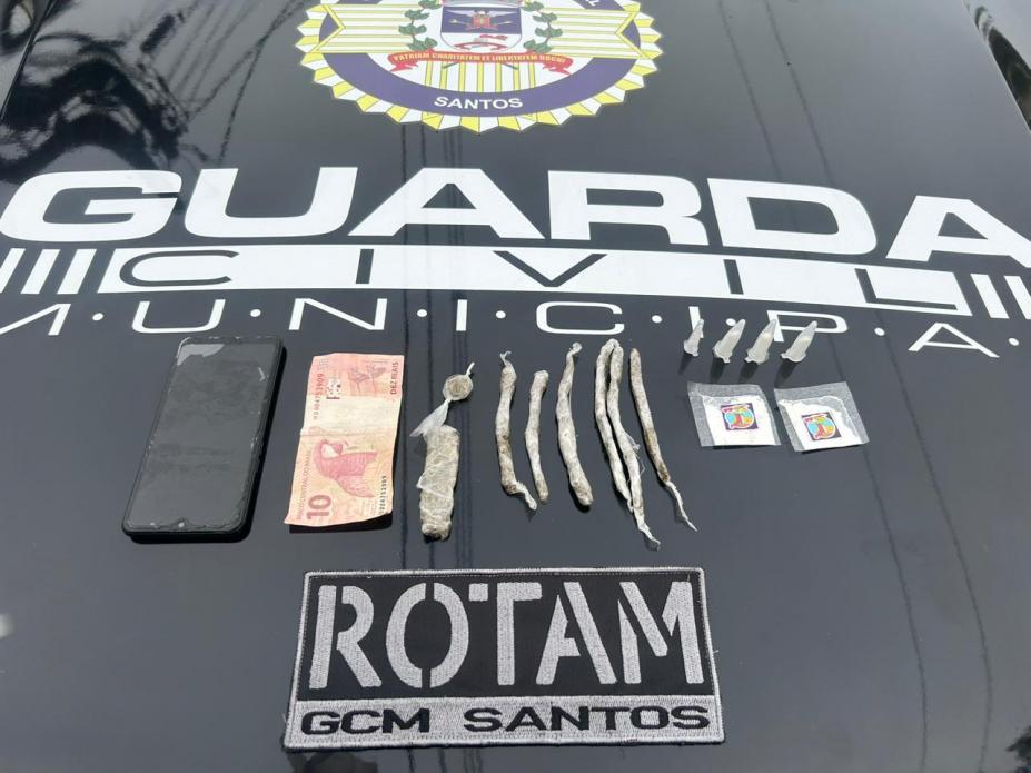 Guarda Municipal de Santos detém foragido da justiça e adolescente por tráfico de drogas