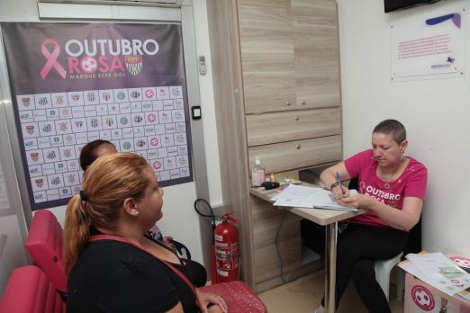 Outubro Rosa: policlínicas de Santos têm ações especiais neste final de semana