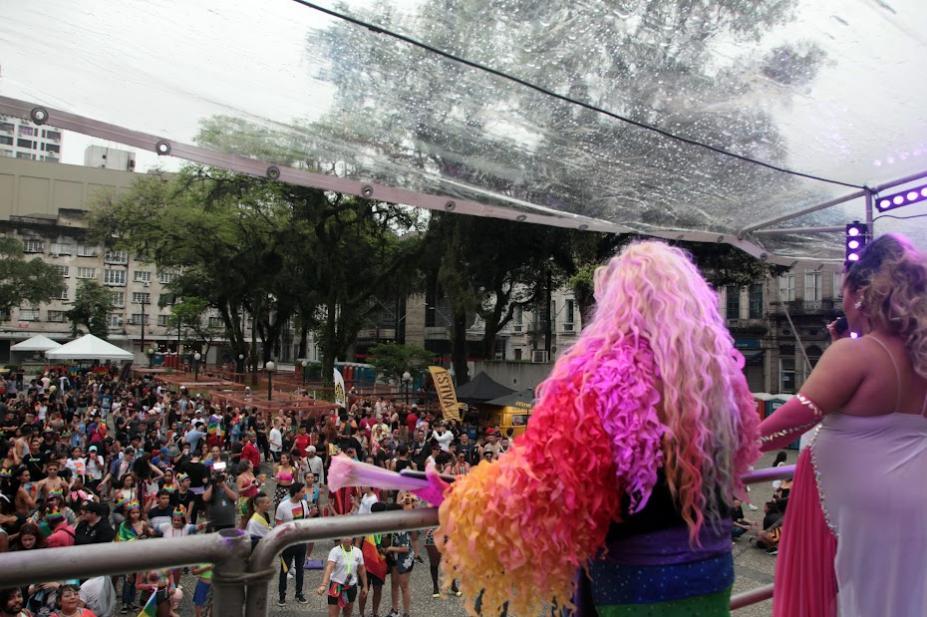 Parada do orgulho LGBT encerra a semana da diversidade sexual de Santos