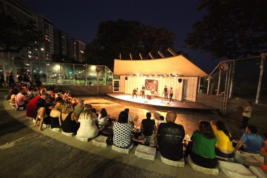 Viva + Rock agita público e debate criatividade na Concha Acústica em Santos