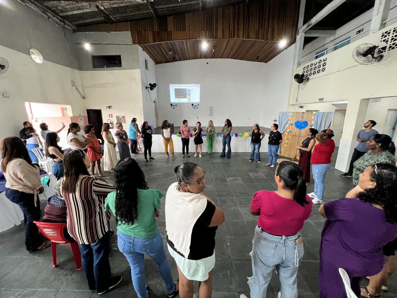 Escola de Guarujá promove encontro  com mães de crianças com TEA