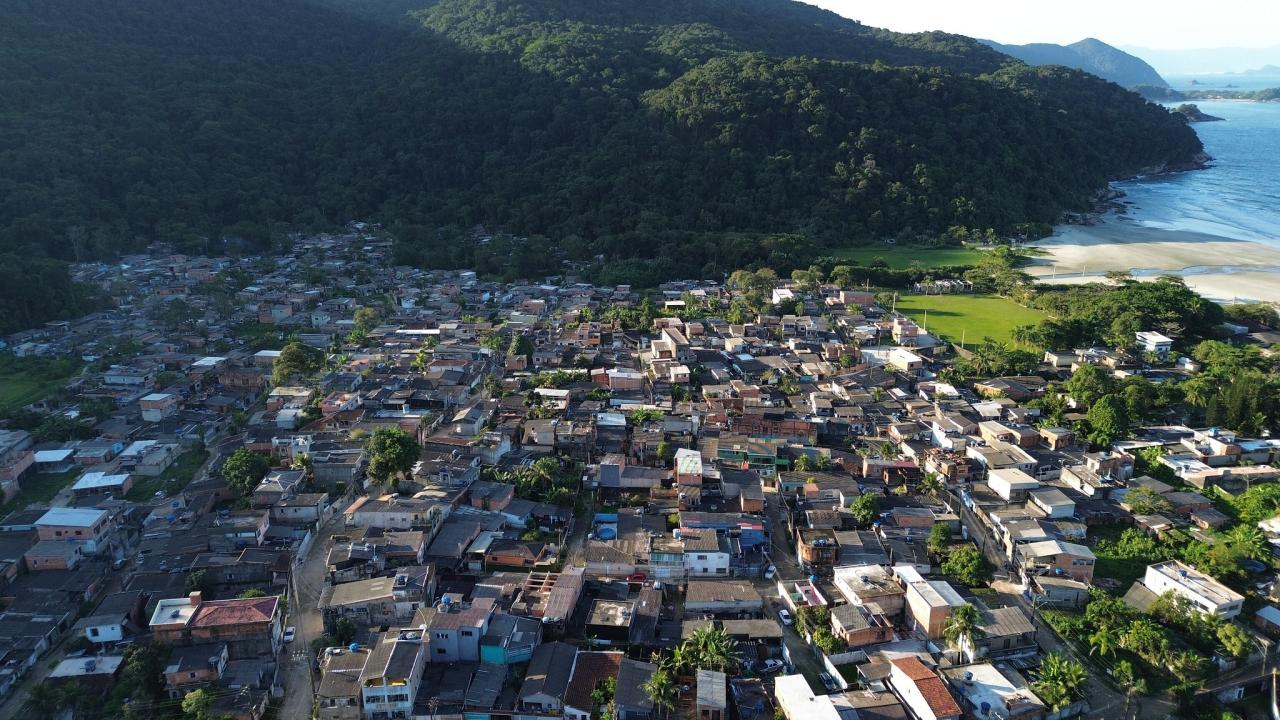 Prefeitura de Guarujá entrega 1.110 escrituras a moradores do Cidamar e Novo Horizonte nesta segunda (17)