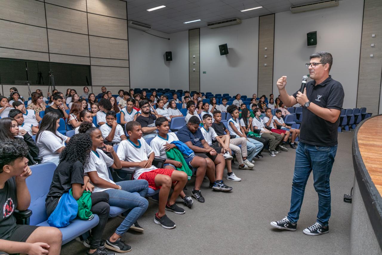 Psicólogos escolares reforçam ações em combate ao bullying nas escolas municipais