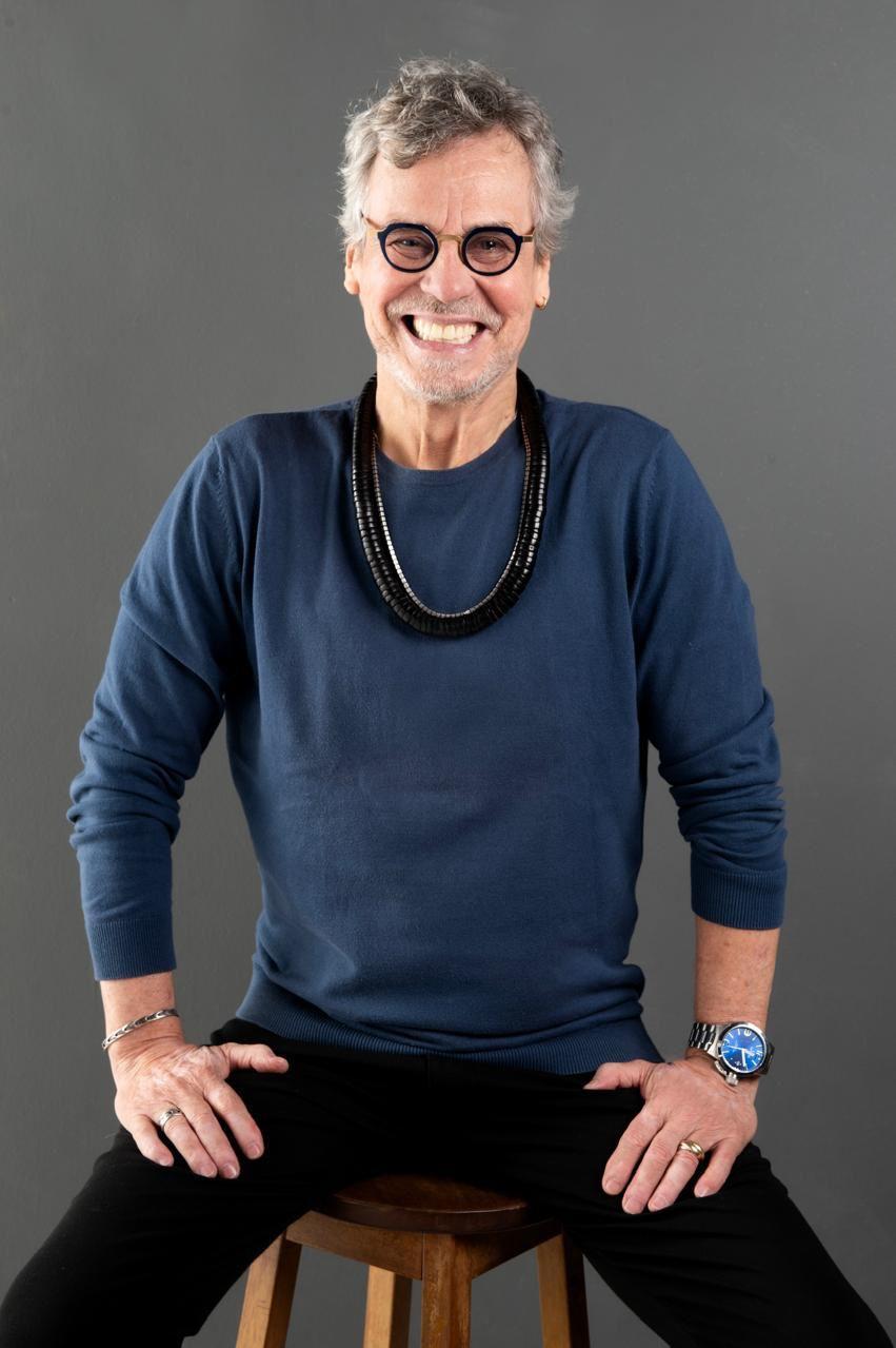 Evento inédito em Santos comemora o Dia Mundial da Dança com o coreógrafo Carlinhos de Jesus