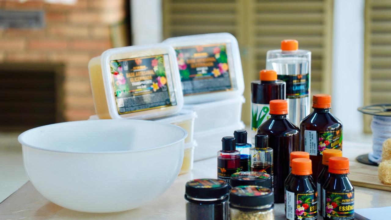 Sabonetes que mudam histórias: Guarujá fortalece mulheres através da capacitação