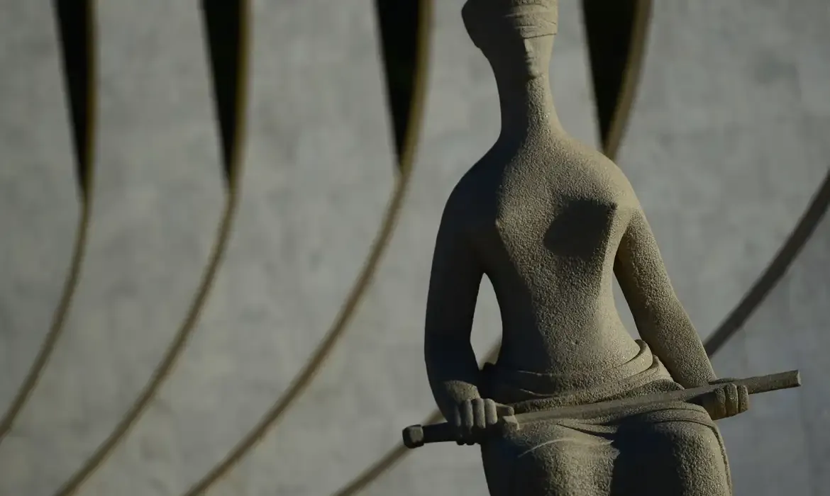 STF retoma julgamento virtual sobre prisão de Collor