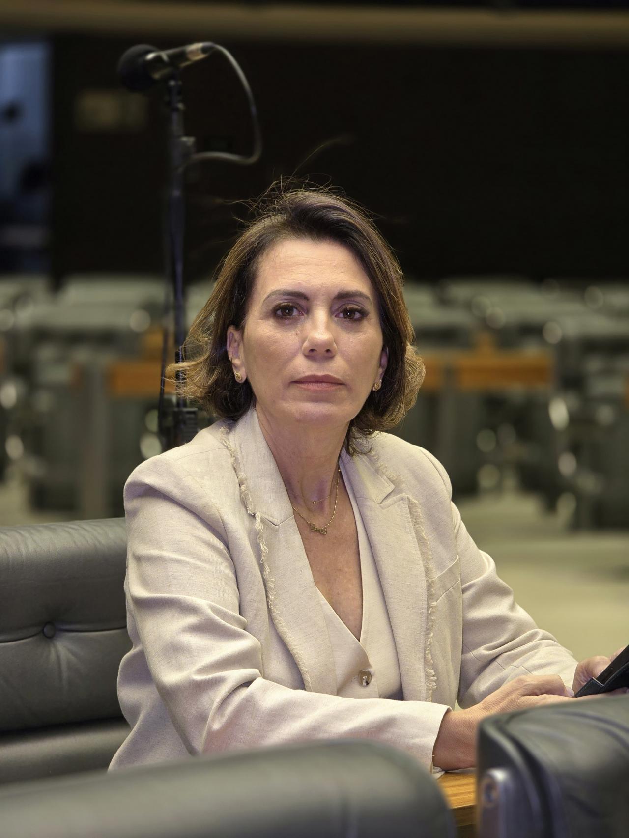 Deputada quer beneficiários avisados individualmente pela Previdência sobre golpe do INSS e restituição