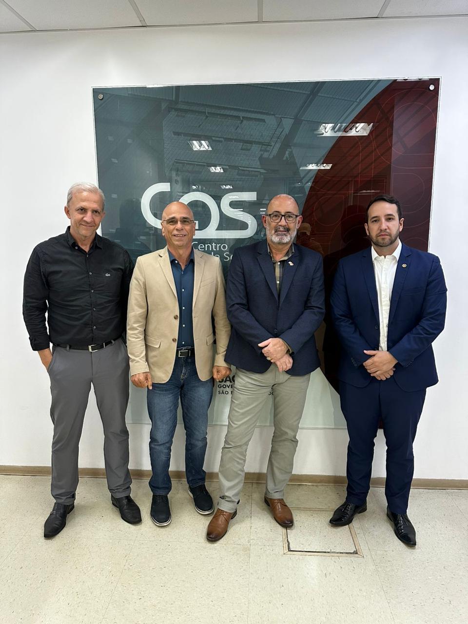 Estado atende Coimbra e avalia construção da Fatec no Guarujá-SP