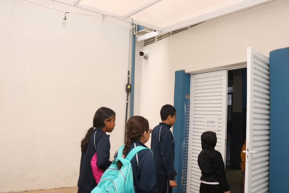 Santos tem 100% das escolas municipais monitoradas por câmeras
